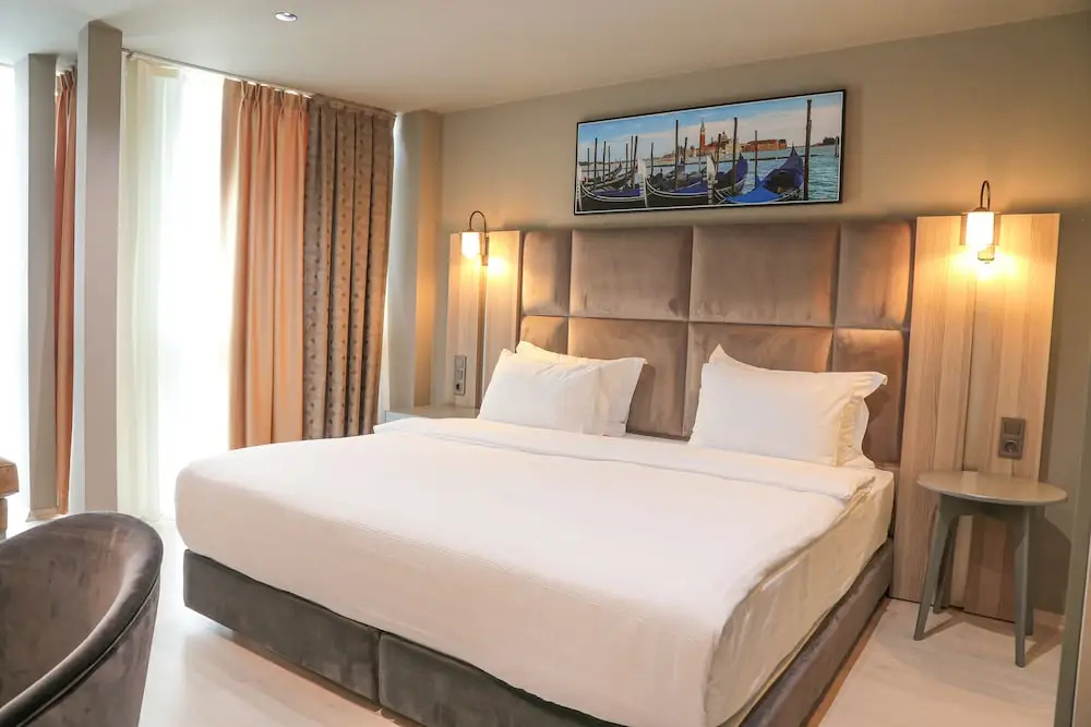 Pasaport Pier Hotel — 8