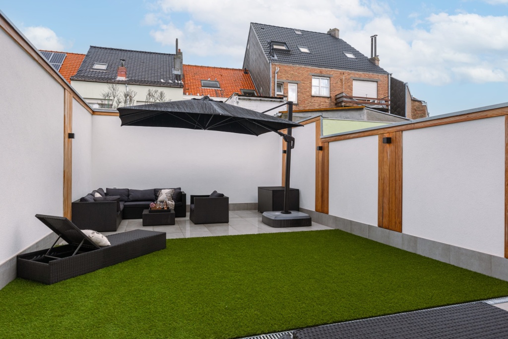 Beautiful modern holiday house with private garden