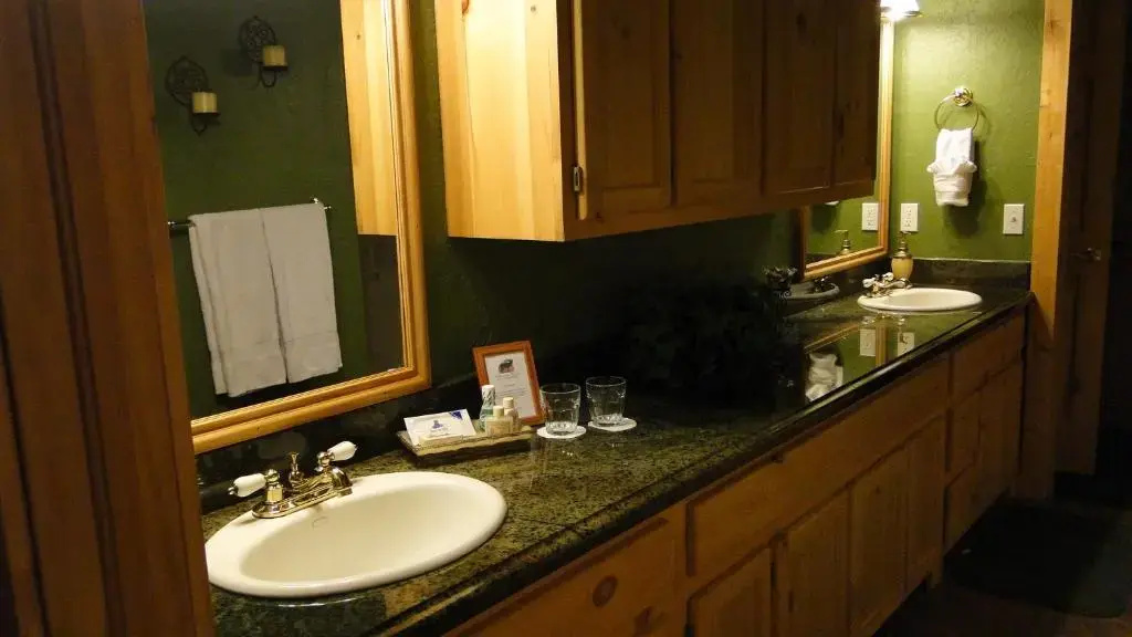 Elkwood Manor Bed & Breakfast - Chambres