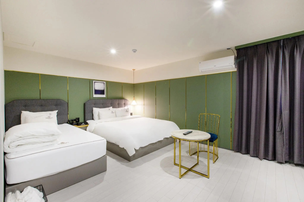 Premier Double room (twin beds)