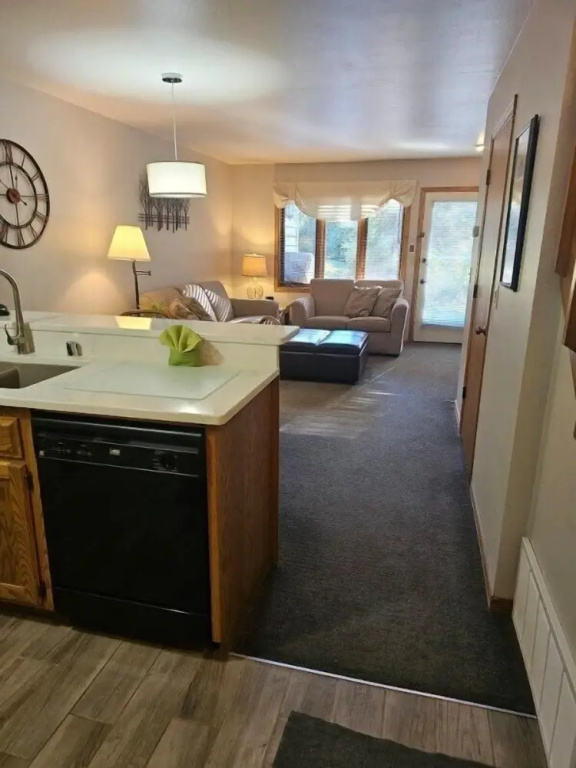 Evergreen Hill Condominiums - Chambres