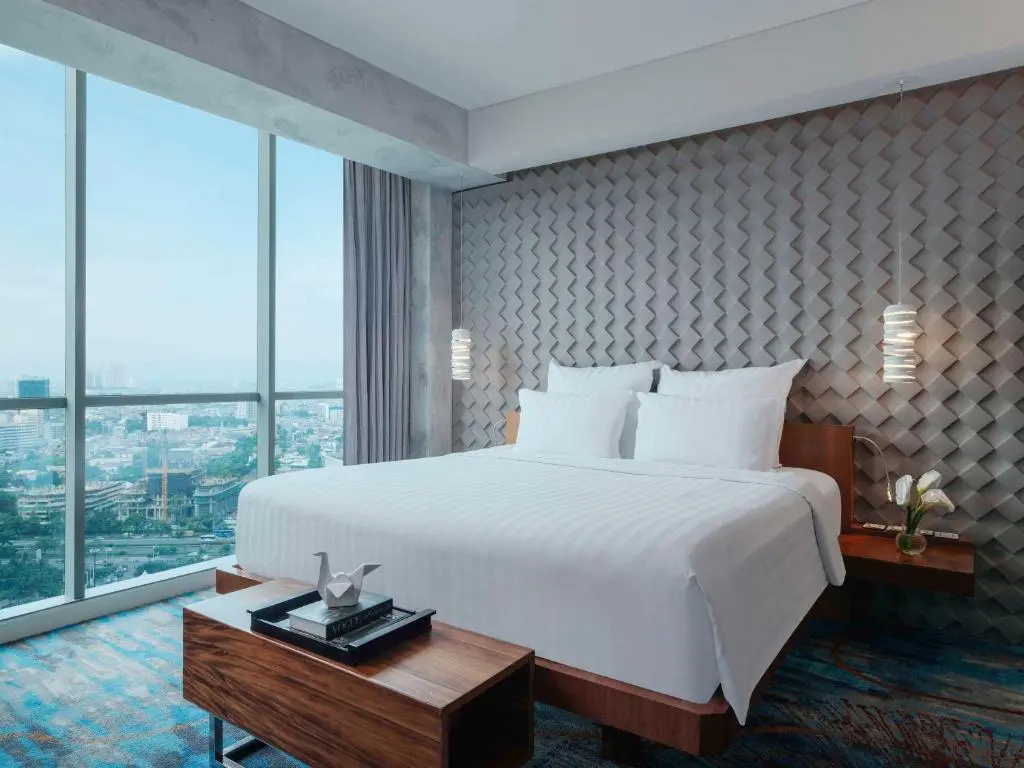 Executive Double Suite with park view (full double bed)
