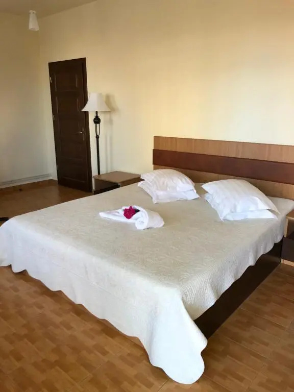Deluxe Double room with balcony full double bed