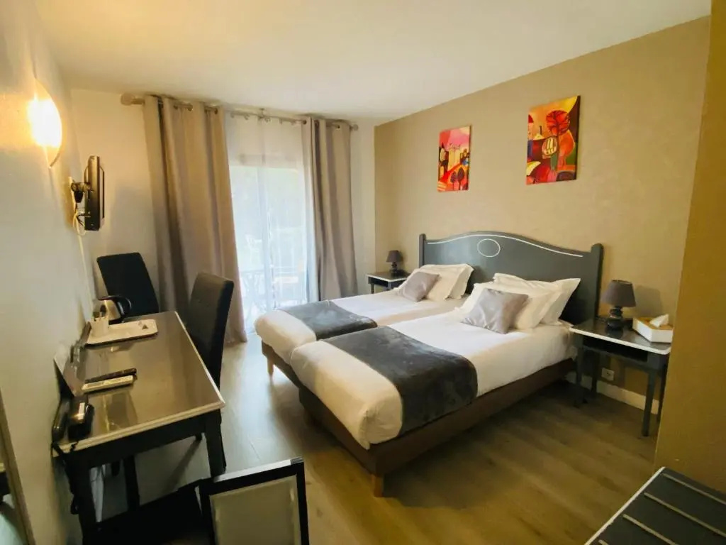 Superior Double Basement room (twin beds)