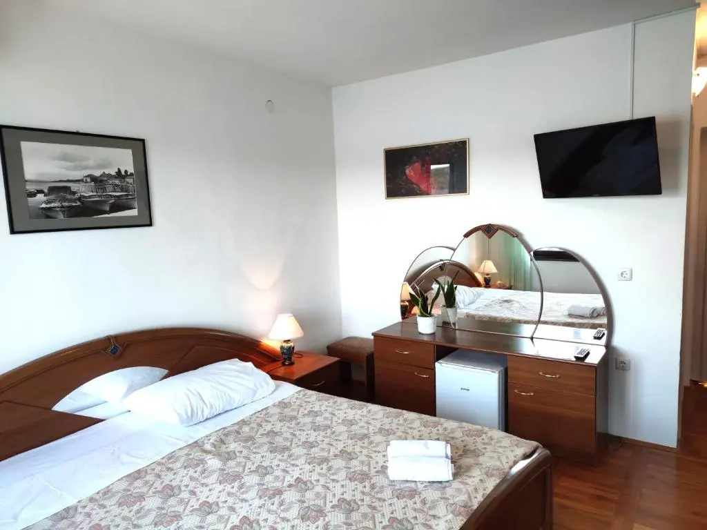 Standard Double room with sea view full double bed