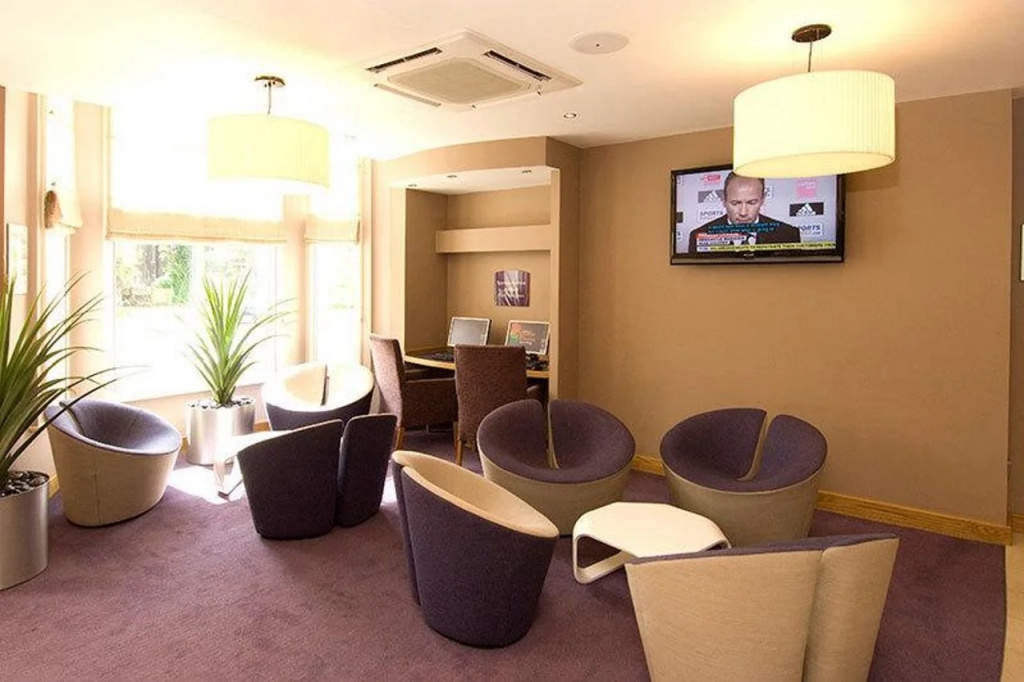 Lobby & Reception