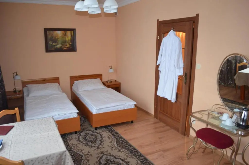 Deluxe Double room (full double bed)