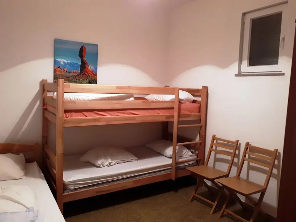 4 Bedrooms Apartment