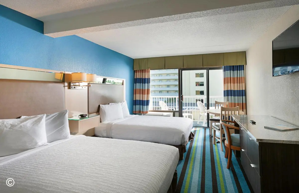 Standard Double room with partial ocean view (full double bed)