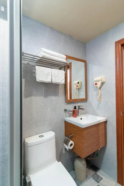 Superior Double room with balcony (full double bed)