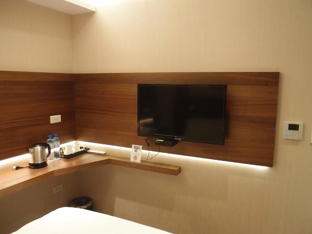 Deluxe Double room (full double bed)