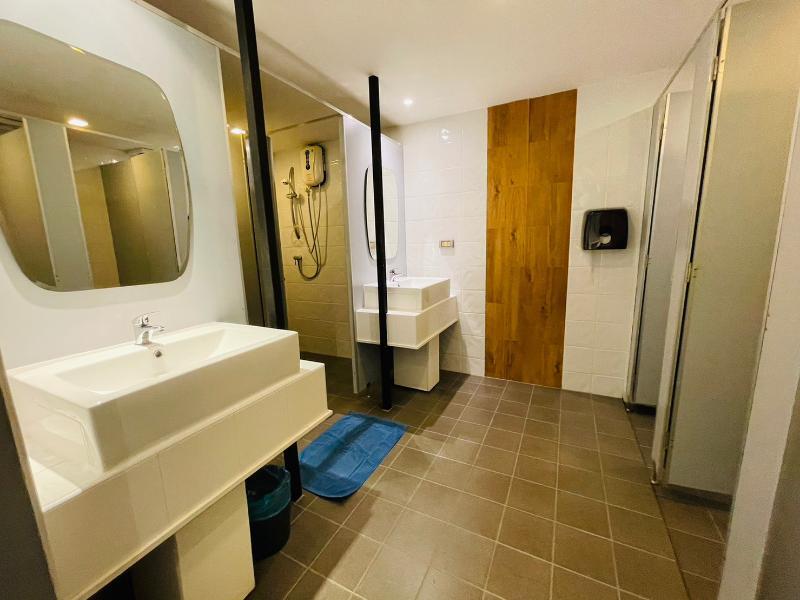 Кровать в общем номере в Rabbitel Phuket