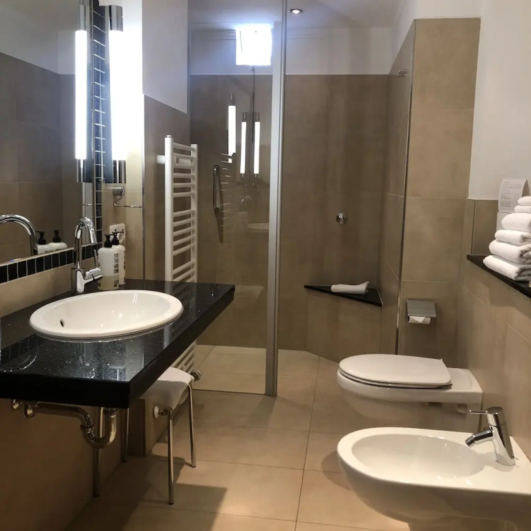 Comfort room