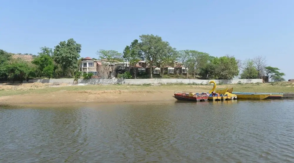 Saras Tourist Resort