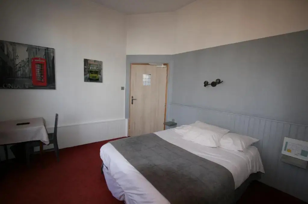 Standard Double room (full double bed)