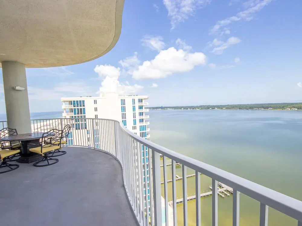 Bel Sole Penthouse 1801 - 4 Br condo