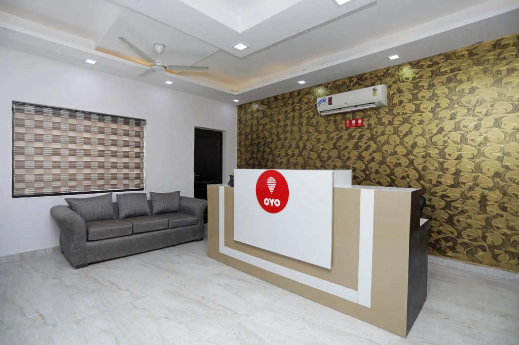 Lobby & Reception