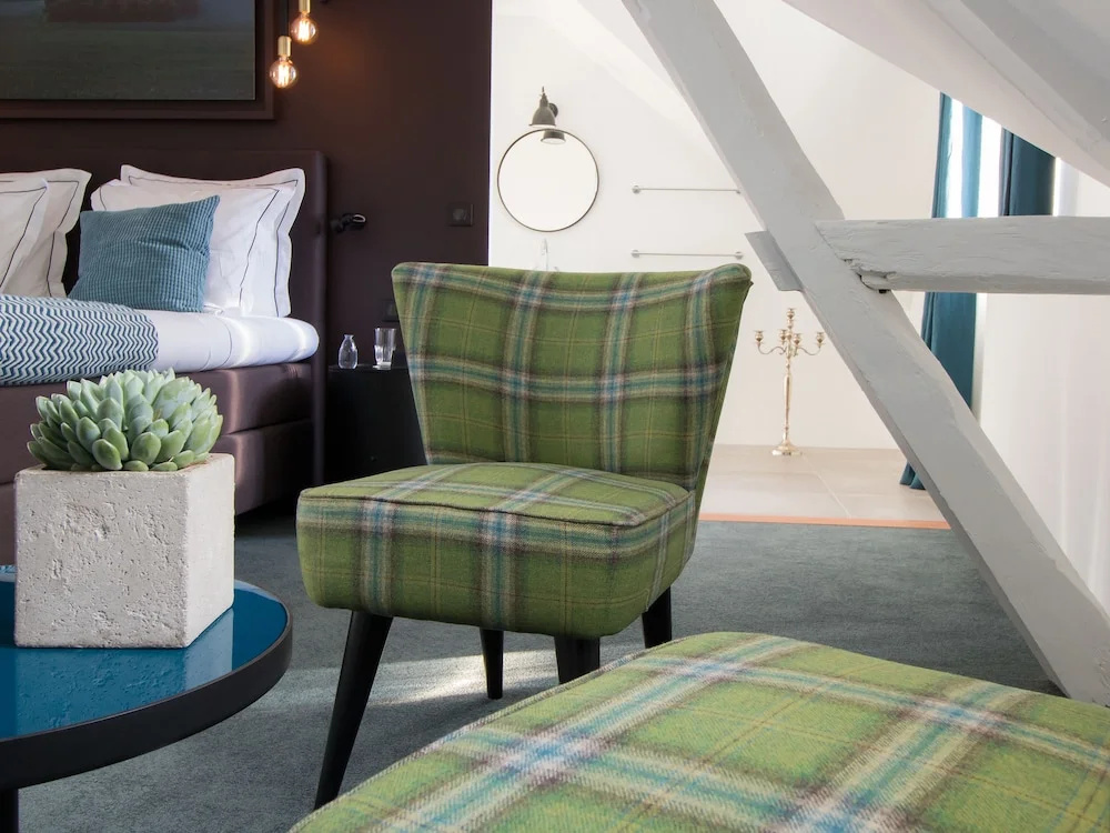 Double Junior Suite (full double bed)