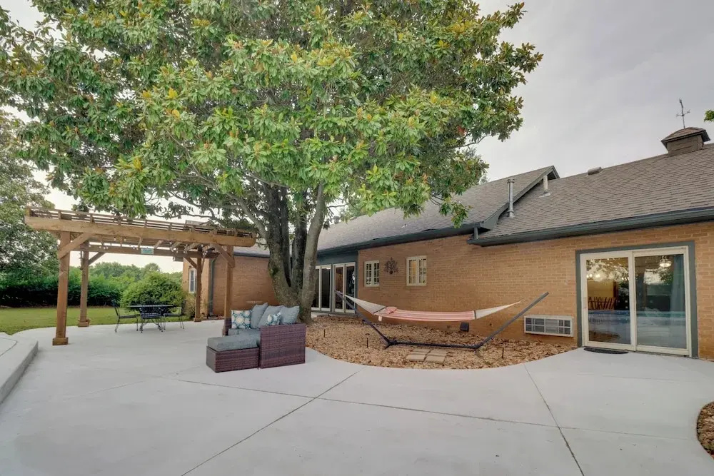 10 Mi to Grand Lake: Home w/ Game Room in Jay!