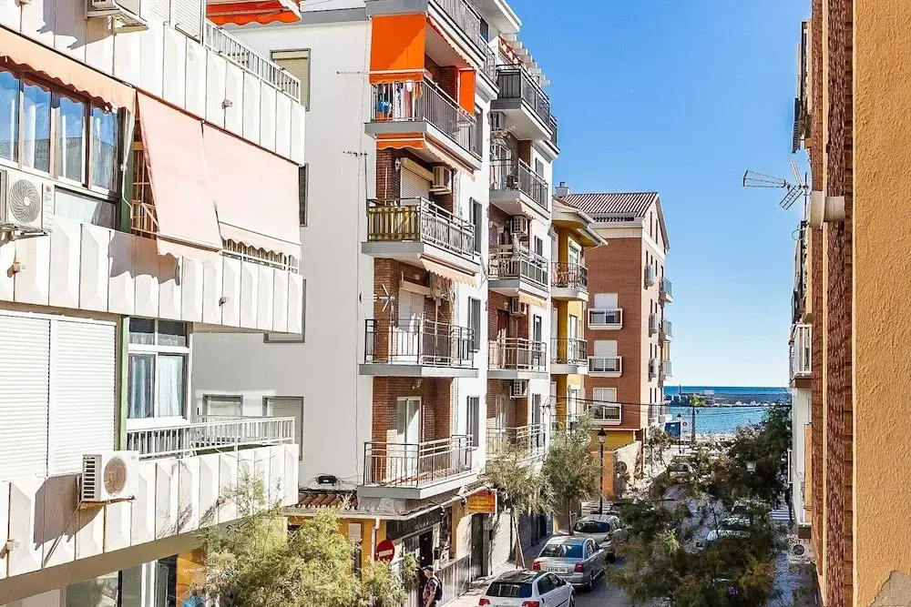 Excellent Location, Very Close to the Beach and Very Bright House