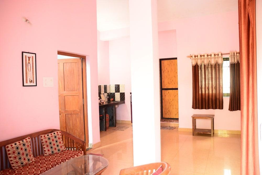 Morjim Sunset Guesthouse