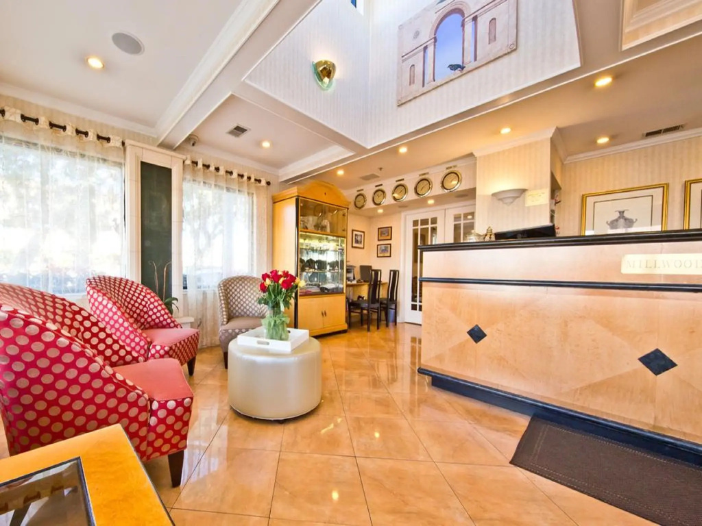 Lobby & Reception