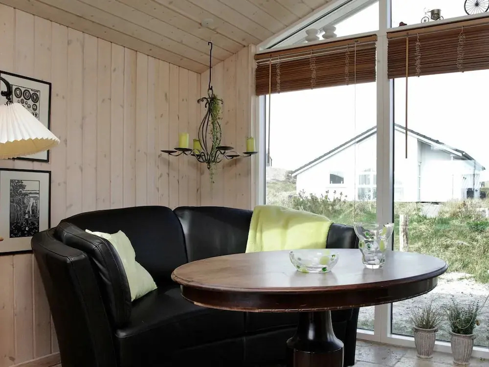 Quaint Holiday Home in Henne near Beach