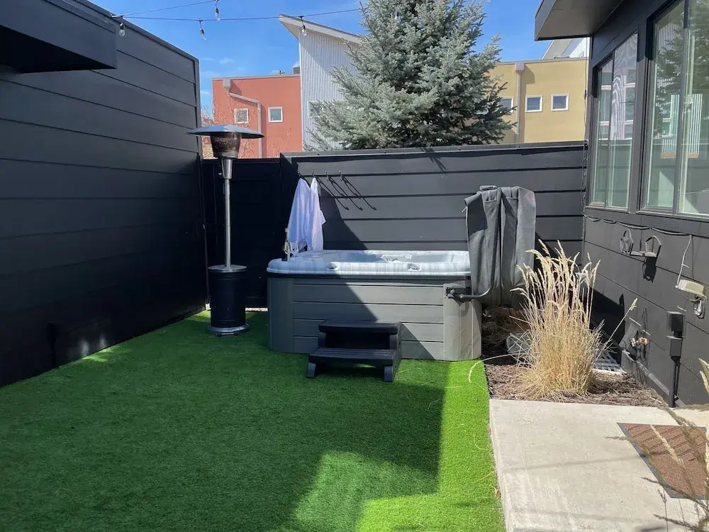 Coopers North in Old Town – Hot Tub & Pool Table!