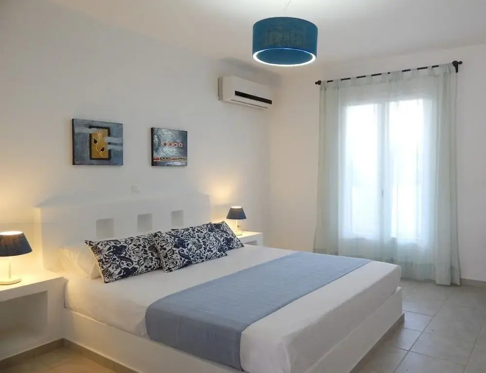 Economy Triple room with balcony