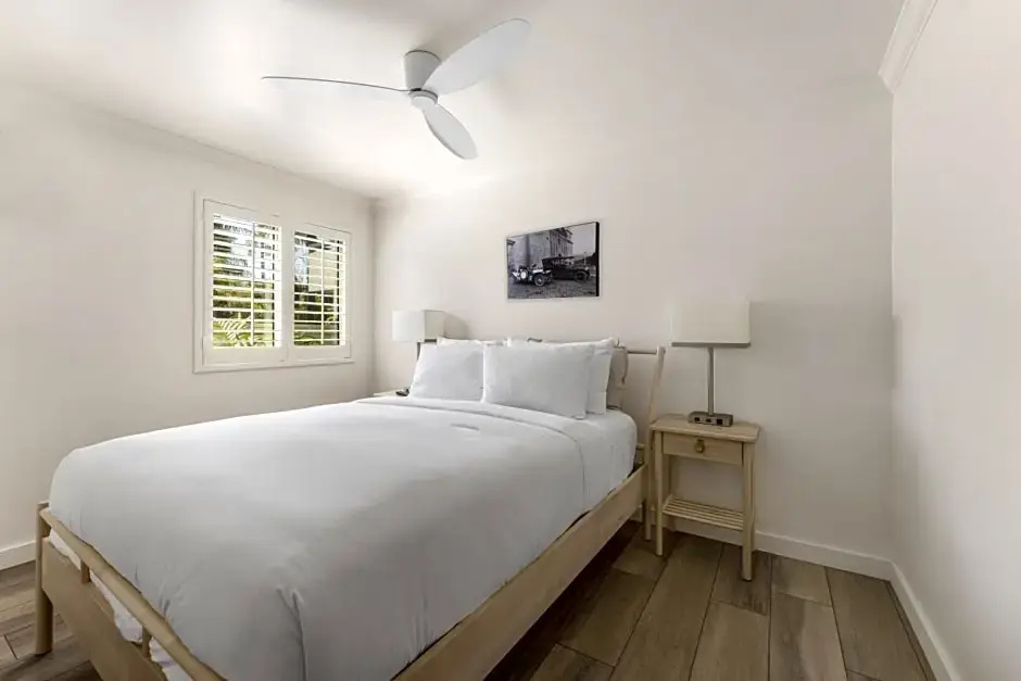 Double Suite (full double bed)
