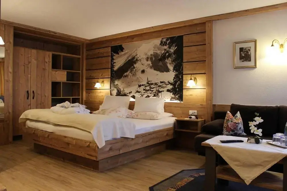 Standard Double room with balcony (full double bed)