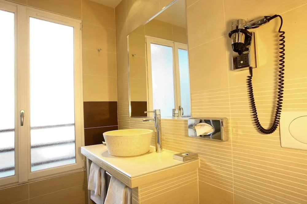 Le 46 Hotel 82