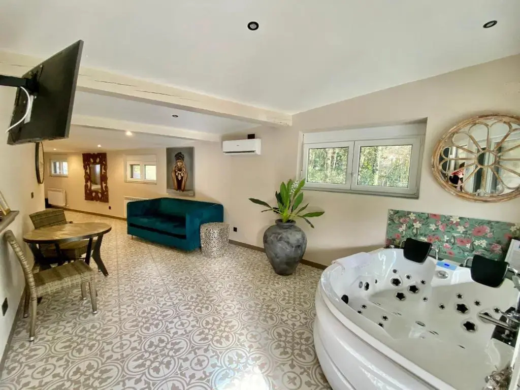 Deluxe Family Suite