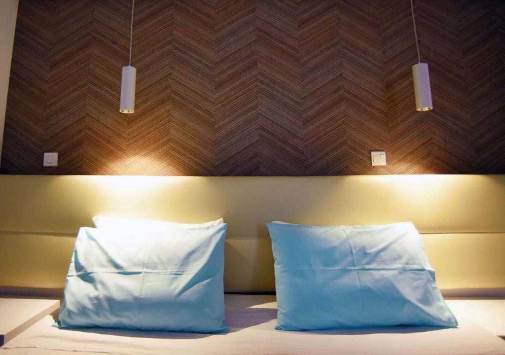 Double room (full double bed)