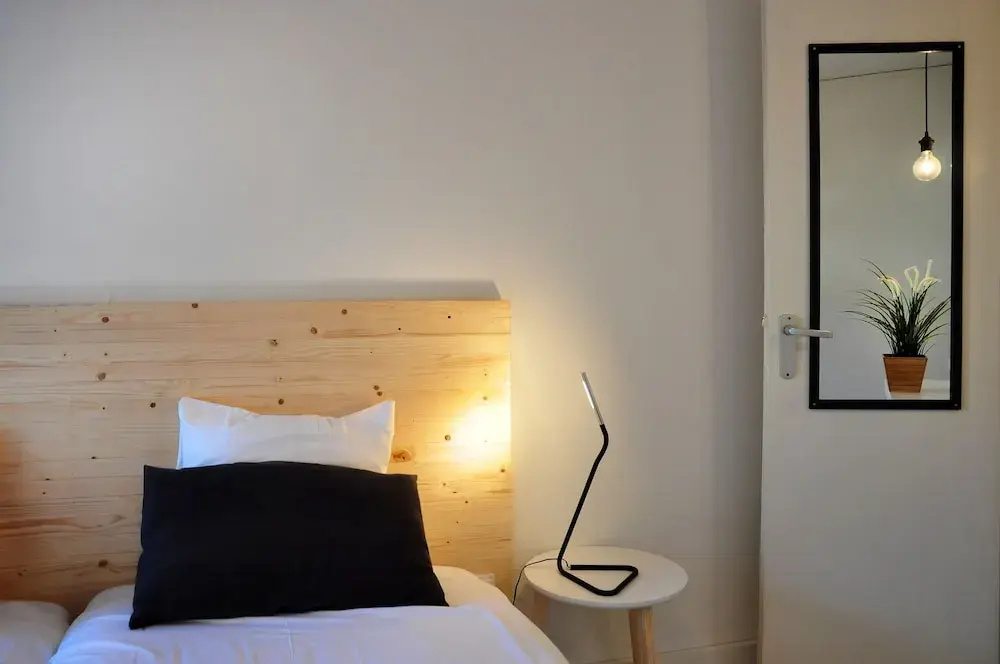Economy room