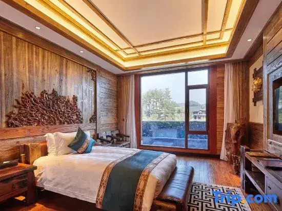 Deluxe Double room (full double bed)
