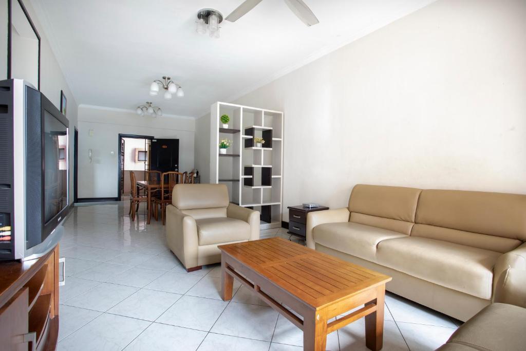 Marina Vacation Condos @ Marina Court Resort Condominium