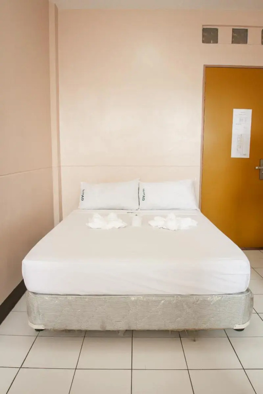 Deluxe Double room (full double bed)