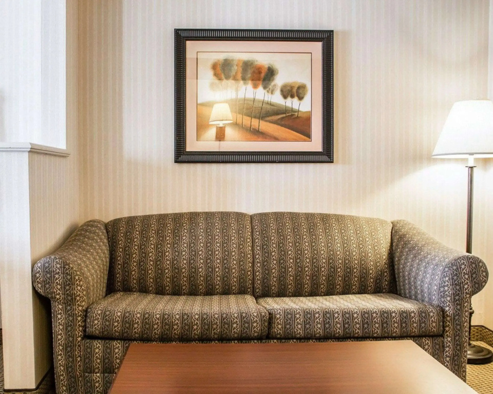 Lobby & Reception