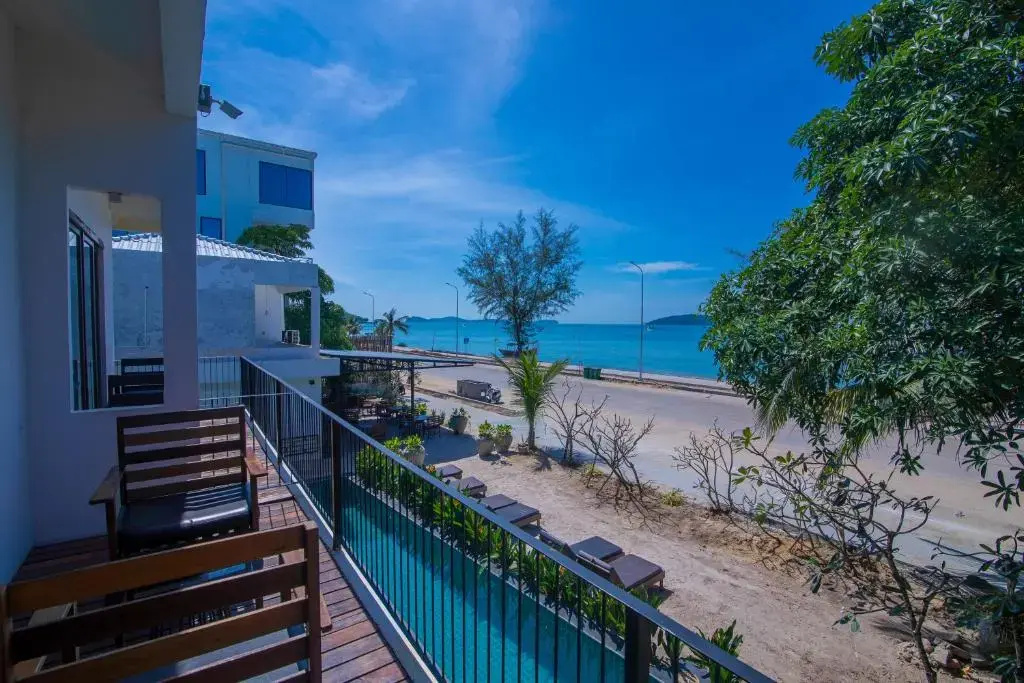 Superior Double room with sea view (full double bed)