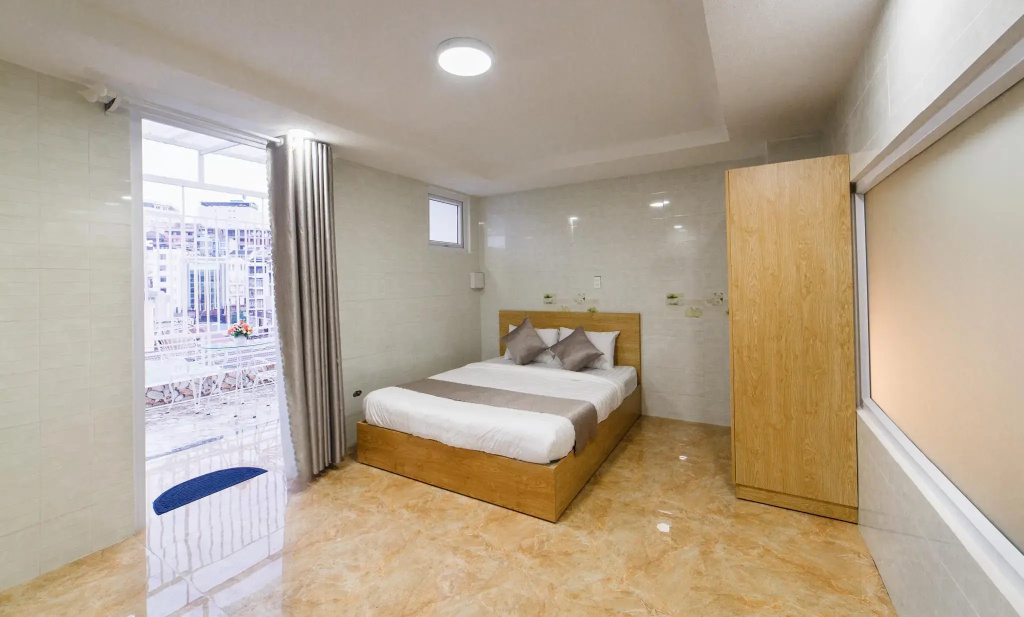 Deluxe Double room (full double bed)