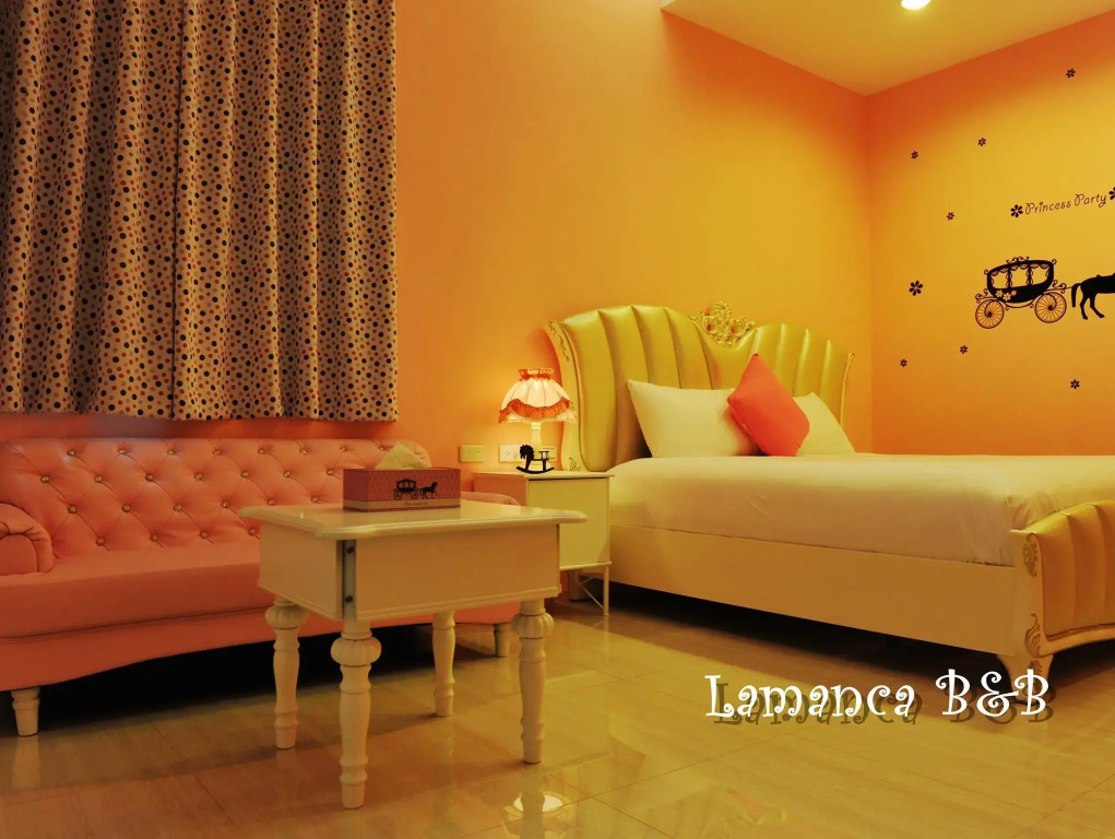 Deluxe Double room (full double bed)