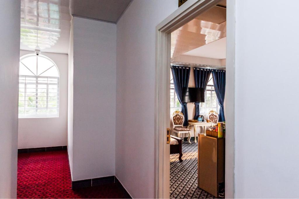 Двухместный номер Standard с видом на озеро двуспальная кровать в Mui Ne Alena Bungalow Hotel