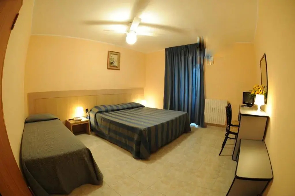 Economy room