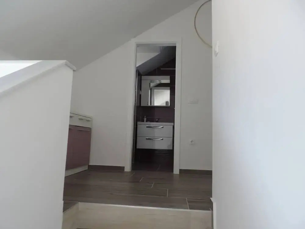 Luxurious 2-bed Appartment in Mandre With Pool - фото 2