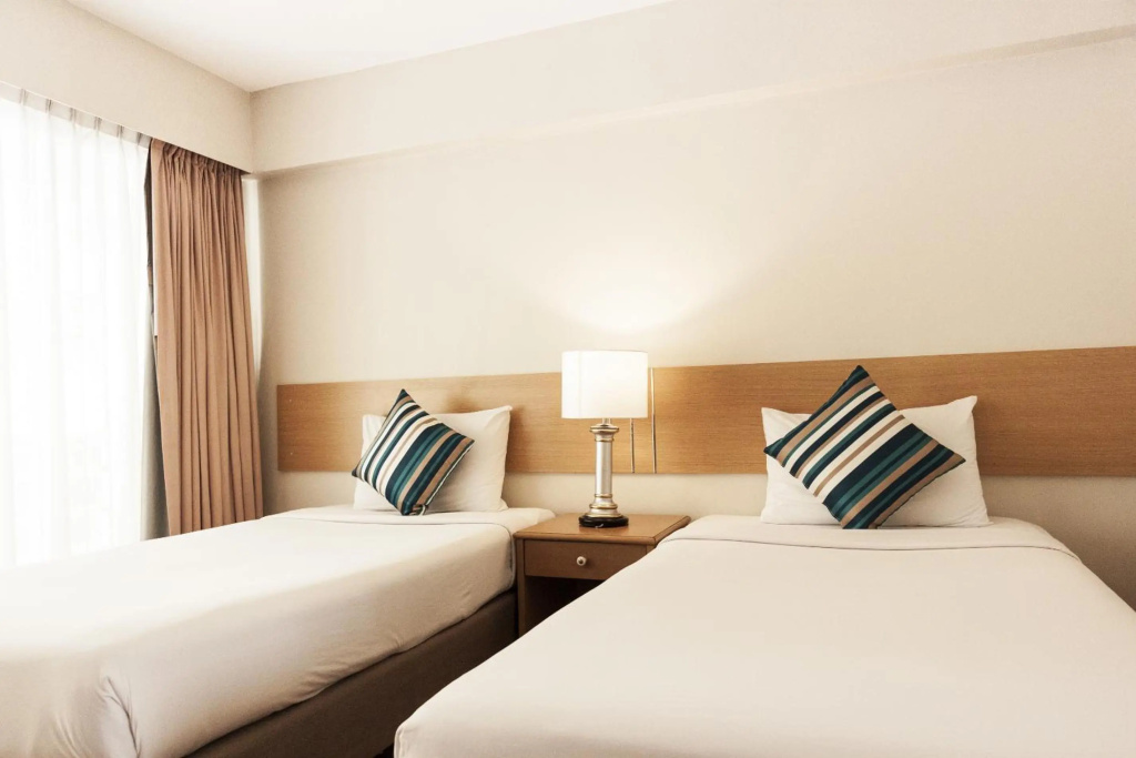 Samran Place Hotel — 4