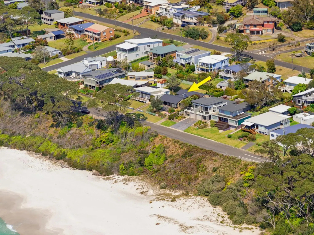 Chinamans at Hyams Beach 4pm Check Out Sundays