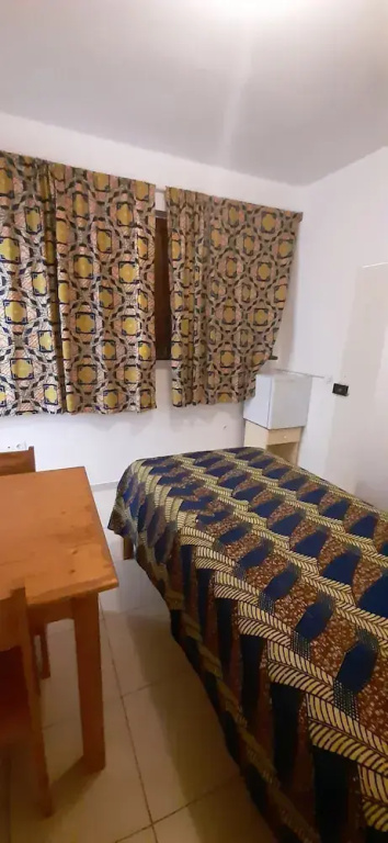 Economy Double room with courtyard view (full double bed)