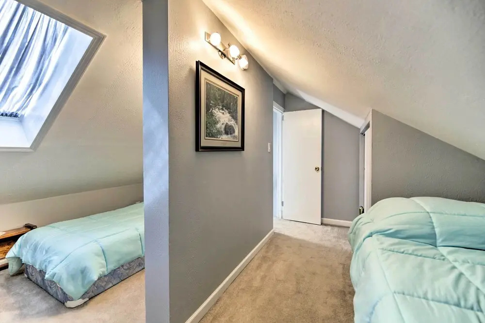 Charming Historic Condo - Walk to Downtown & UW — фото 5