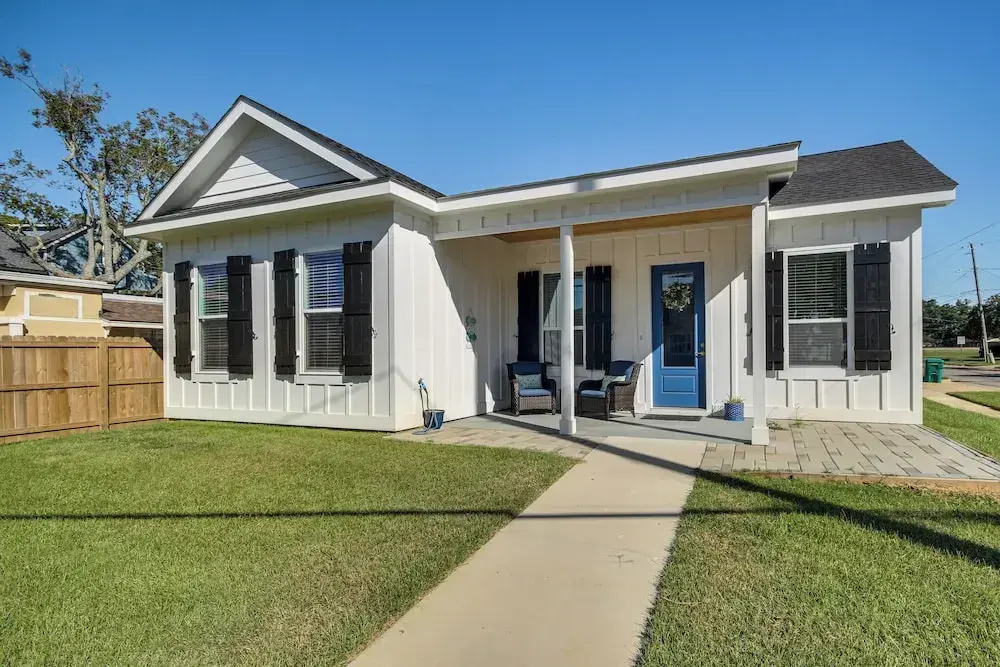 Steps to Beach: Modern Gulfport Getaway!
